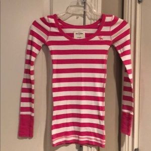 Abercrombie kids long sleeve tee size S